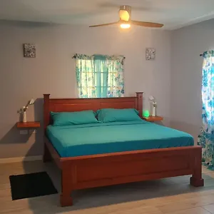 Coconut Creek Deluxe Apartment Hyde Park